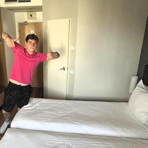 Postýlka! Cestování do Bratislavy byla pořádná divočina. Náhradní doprava z Břeclavy stála za to.