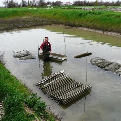 Průvodkyně byla profík. 10°C a vydržela v jezírku hodinu a ještě s úsměvem.