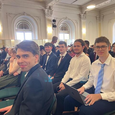 Krajské kolo 47. ročníku Středoškolské odborné činnosti - zahájení proběhlo v divadelním sále chrudimského gymnázia.