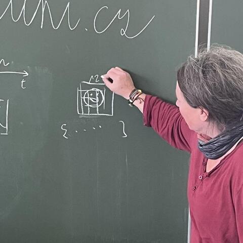 Stefanie Vogl - profesorka umělé inteligence a kvantitaivních metod Fakulty informatiky a matematiky OTH Regensburg.