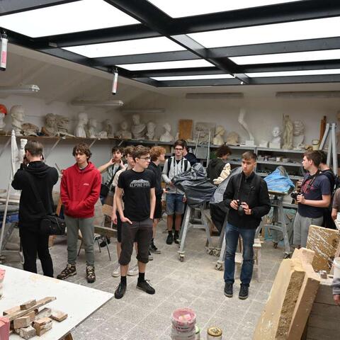 Z návštěvy Fakulty restaurování Univerzity Pardubice. - Výtvarné ateliéry.