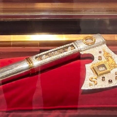 Sekera sv. Wolfganga, zakladatele řezenského kláštera (sv. Wolfgang - řezenský biskup v 10. století)