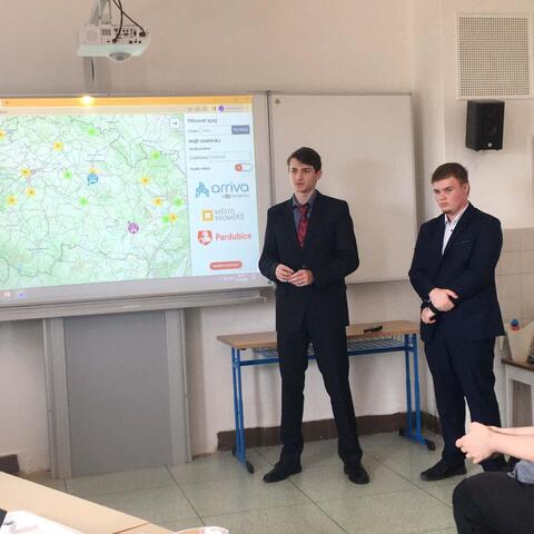 2. místo v celostátním kole Středoškolské odborné činnosti v Informatice - Jan Volhejn a Jakub Kacálek - prezentace před porotou