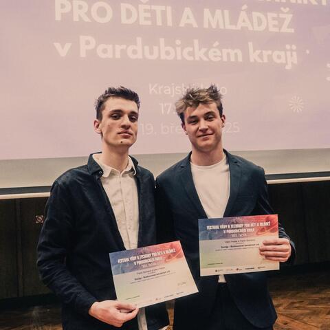 Tvůrce projektu Socigy Patrik Stohanzl se svým "marketingovým ředitelem" Vilémem Peškem.