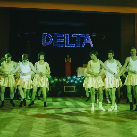 Půlnoční překvapení - 4.A nacvičila Labutí jezero