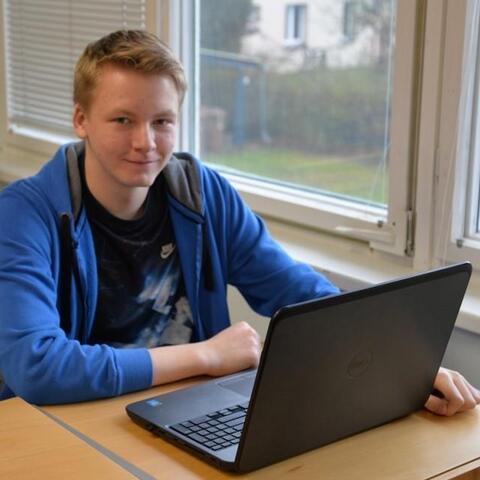 Daniel Krejčí a jeho aplikace You-too.cz - 3. místo na JuniorInternetu 2015 v kategorii Junior Web. |foto: Jan Mečiar 1.B