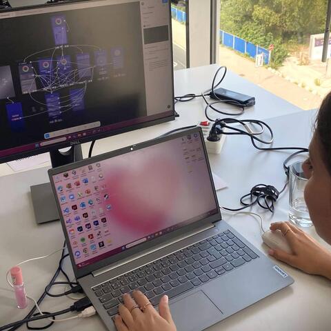 Naši grafici na měsíčních stážích Erasmus v bratislavské IT firmě Wezeo.