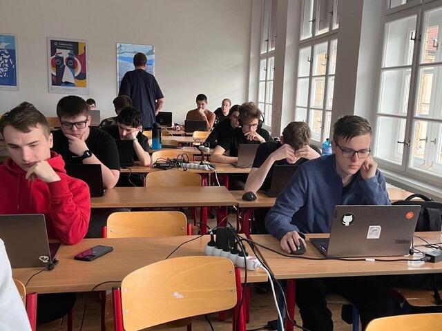 Prvních 5 míst v Soutěži v programování patří studentům DELTY