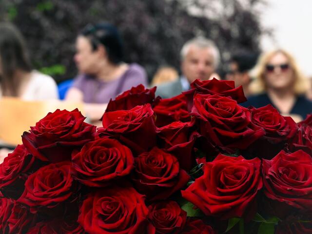 Předávání maturitních vysvědčení - zahradní grilovačka