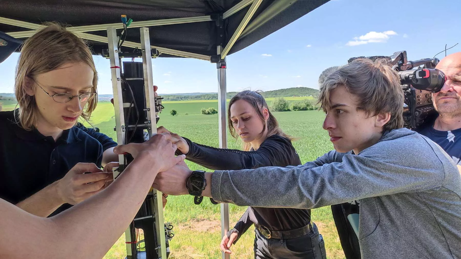 Nakládání satelitu do rakety