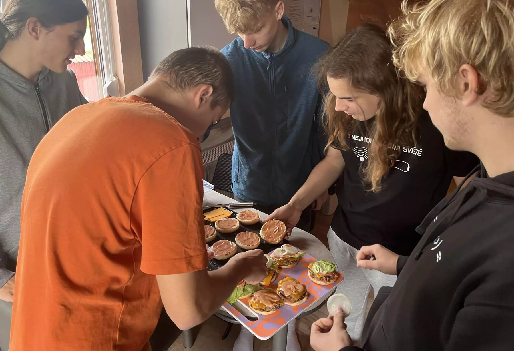 Největší úspěch sklidly hamburgery od Stase.