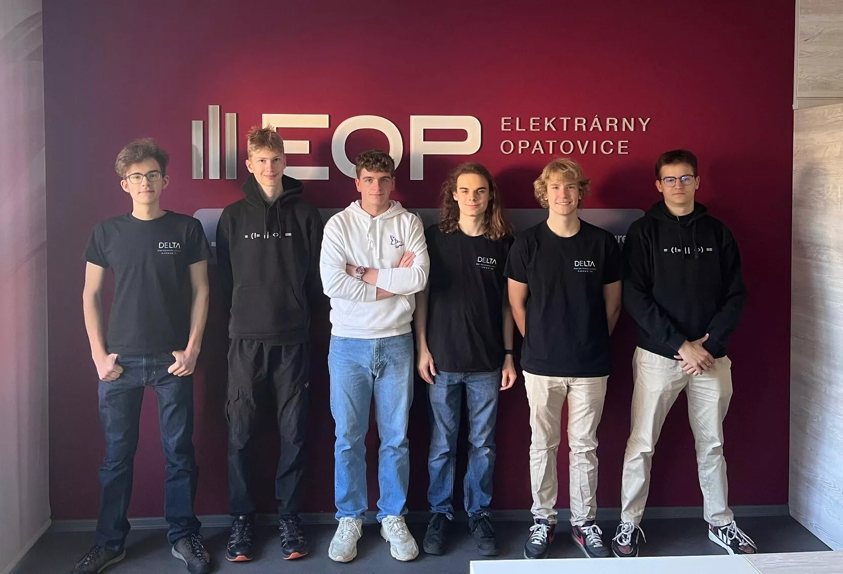 Skupina studentů DELTA žádá v Elektrárnách Opatovice o finanční grant.