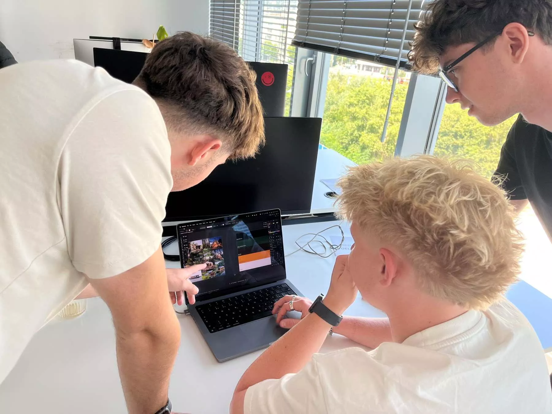 Wezeo - stáže Erasmus: A tady jsou páni grafici.