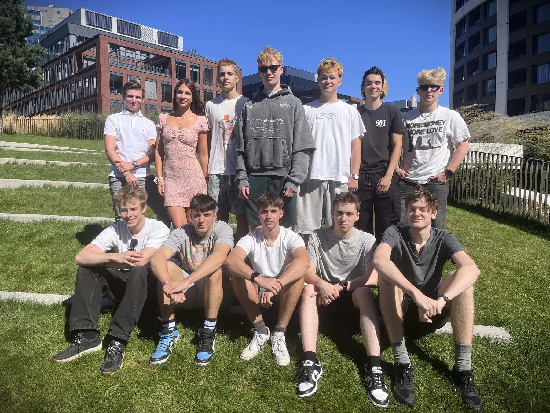 Dvanáctka studentů na měsíčních stážích Erasmus v bratislavských firmách