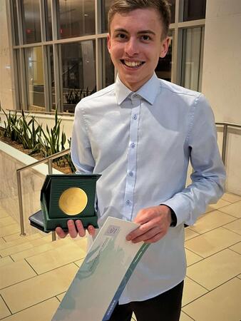 OriLive - využití meshové sítě pro sběr dat z orientačního běhu (2023)